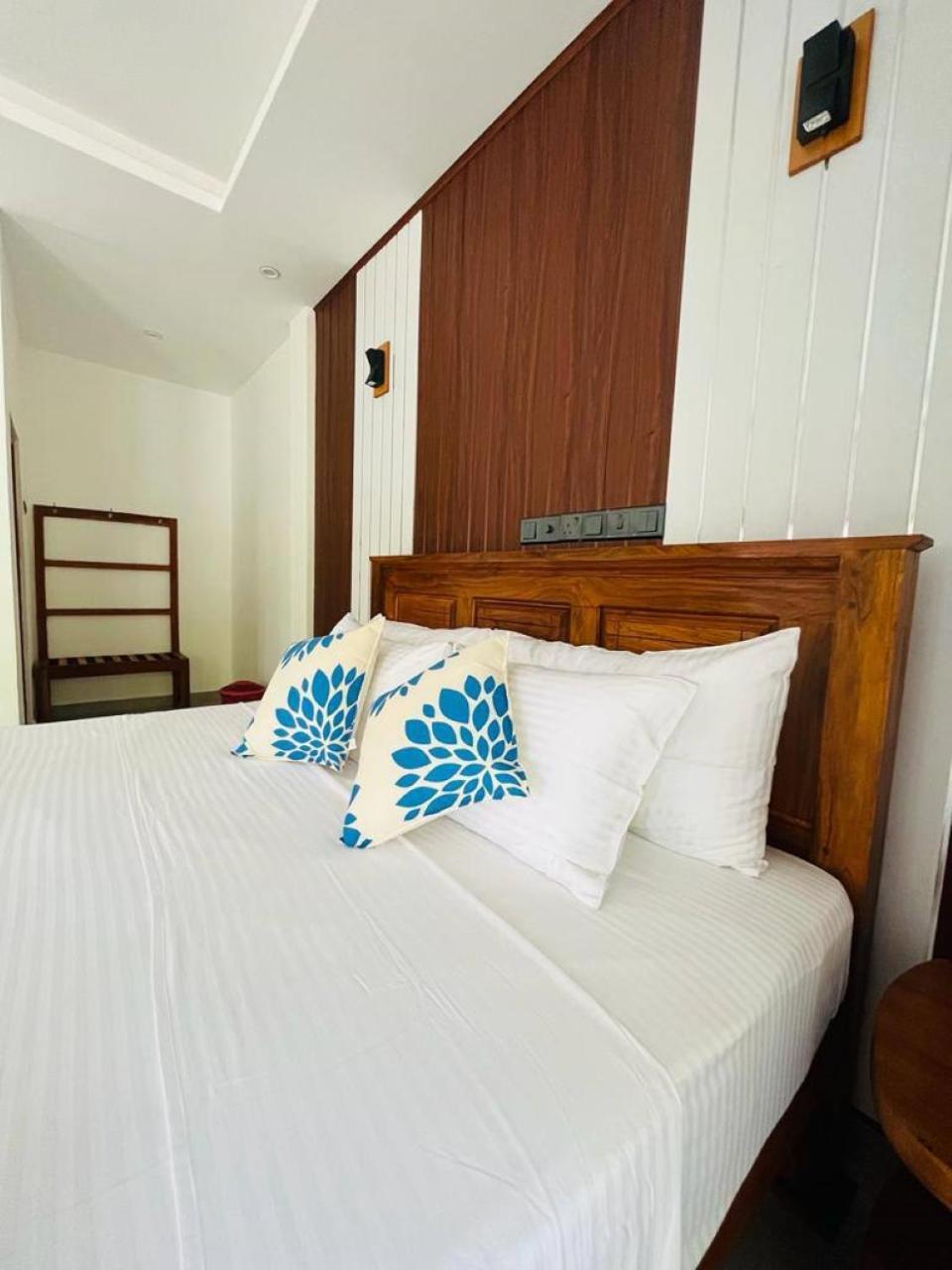 Nn Beach Resort & Spa Nilaveli Exterior photo