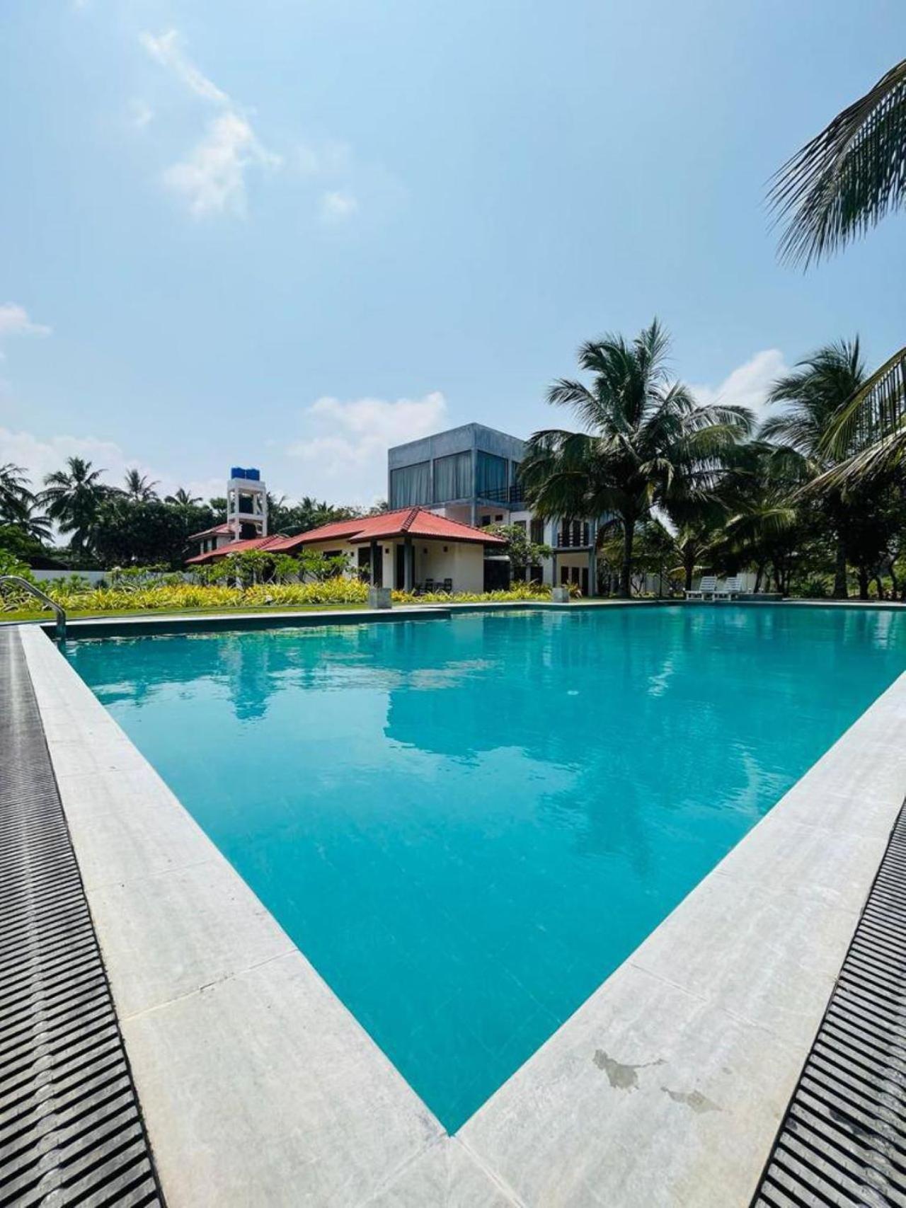 Nn Beach Resort & Spa Nilaveli Exterior photo