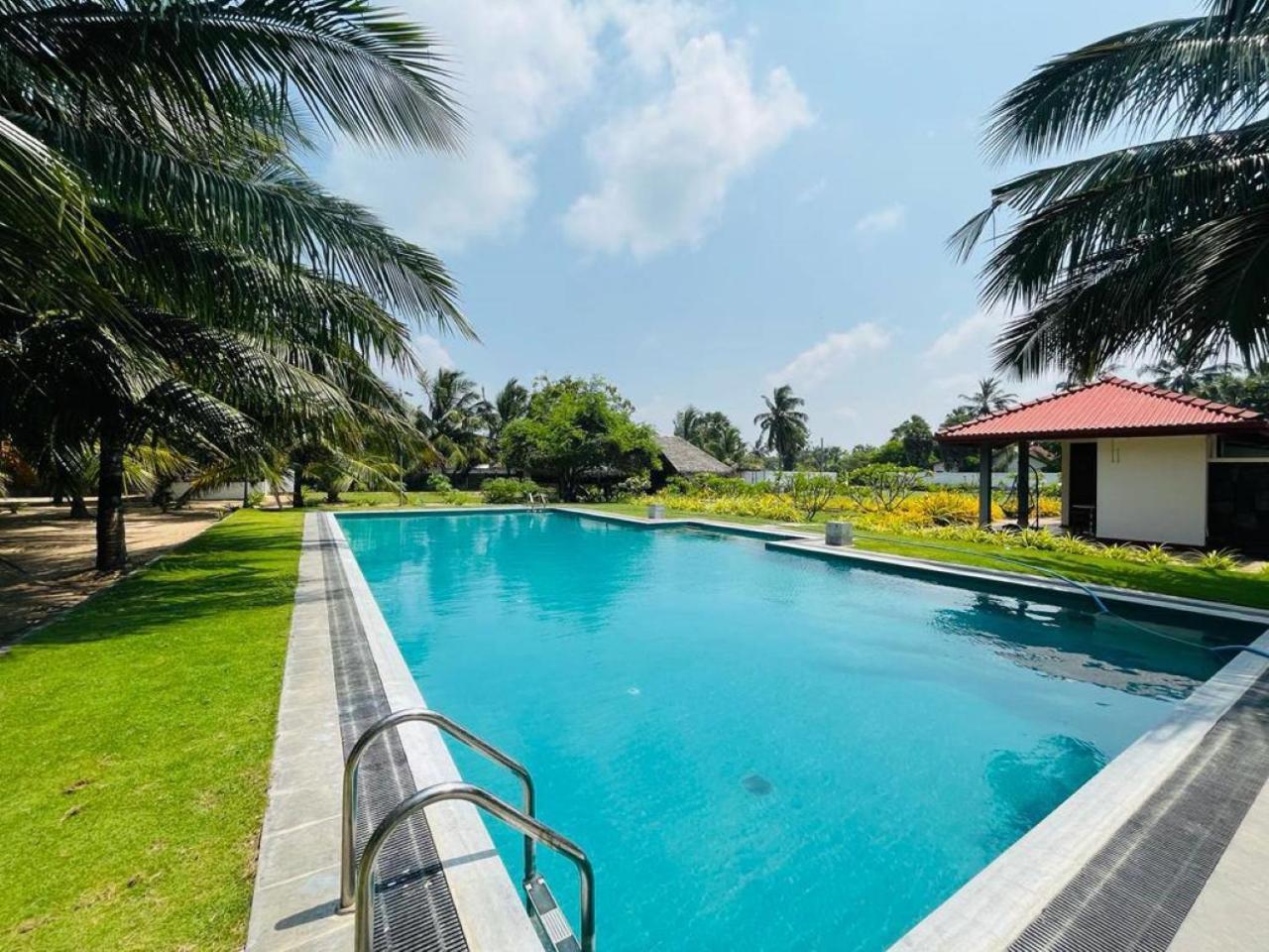 Nn Beach Resort & Spa Nilaveli Exterior photo