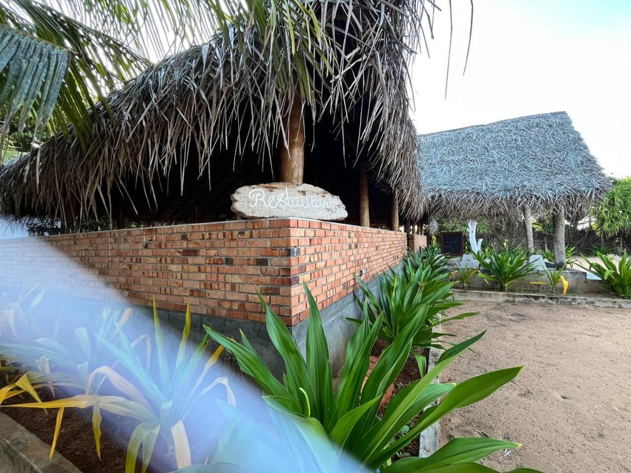 Nn Beach Resort & Spa Nilaveli Exterior photo
