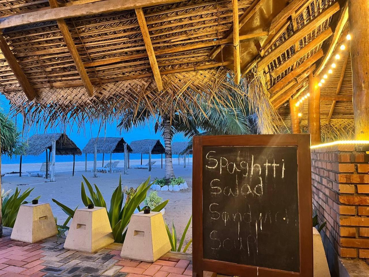 Nn Beach Resort & Spa Nilaveli Exterior photo
