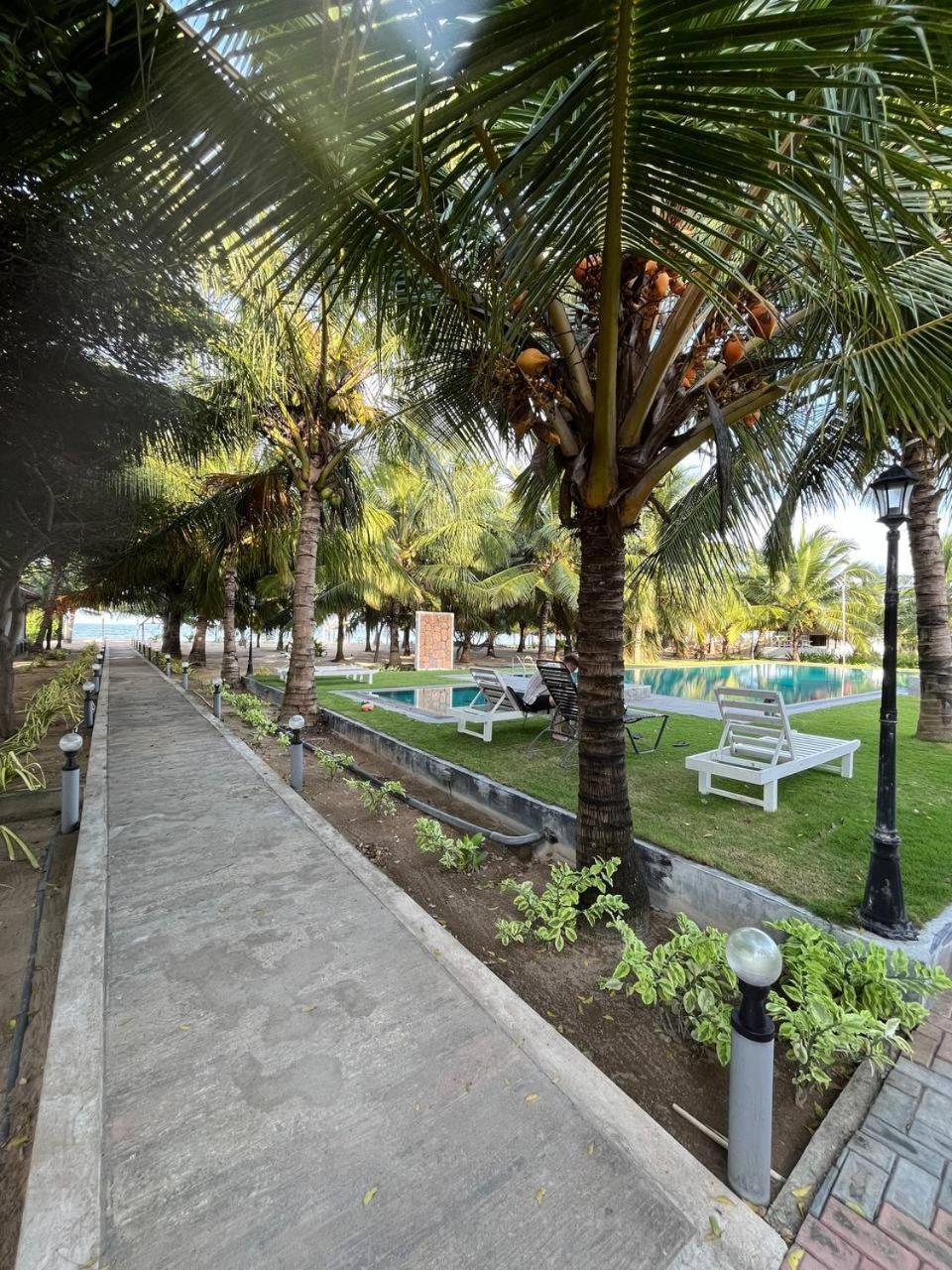 Nn Beach Resort & Spa Nilaveli Exterior photo