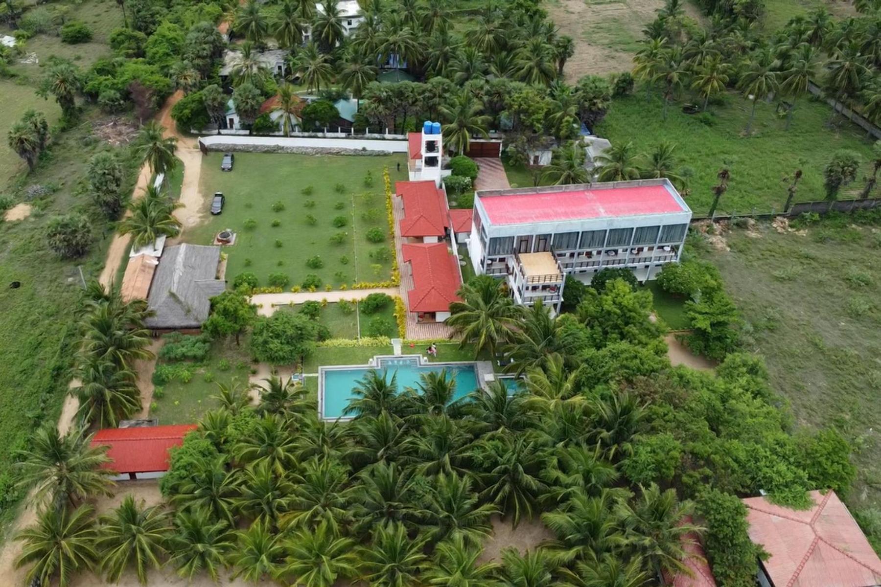 Nn Beach Resort & Spa Nilaveli Exterior photo